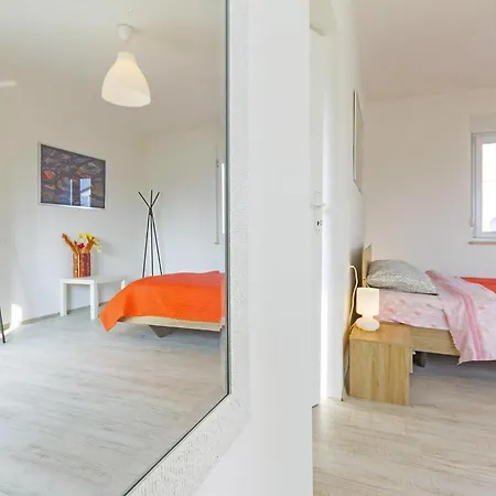 Agneza Mit Garten, Pool Und Pavillon * Medulin